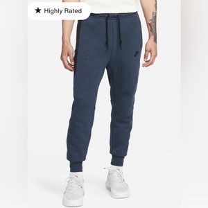 New! Nike Sportswear Tech Fleece - size M